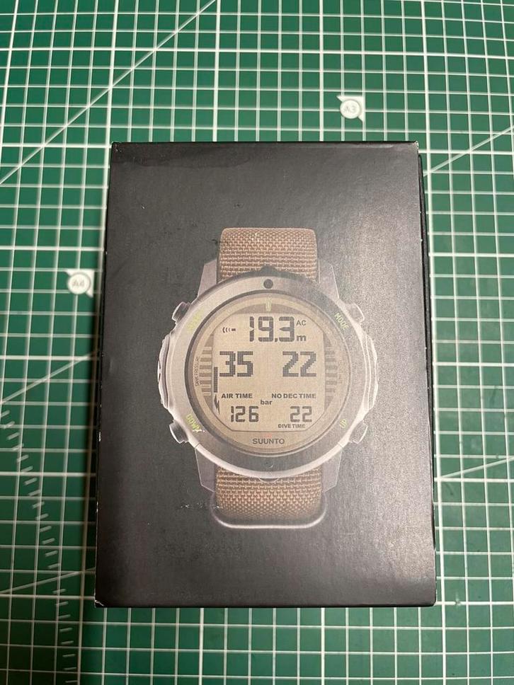 Suunto D6i Novo Stealth Zulu duikcomputer / duikhorloge, Watersport en Boten, Duiken, Zo goed als nieuw, Duikcomputer, Ophalen of Verzenden