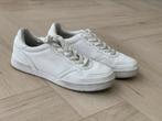 Witte sneakers veelgedragen, Ophalen of Verzenden, Gebruikt, Overige typen, Overige merken