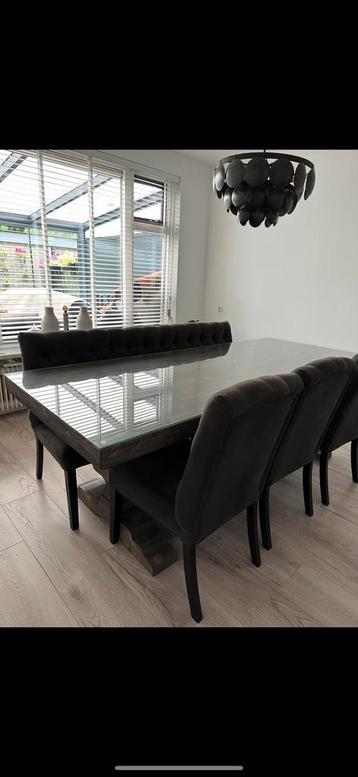Mooie Kloostertafel  beschikbaar voor biedingen