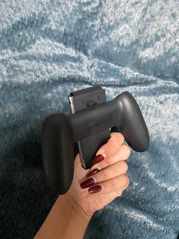 Nintendo Switch Grip Controller beschikbaar voor biedingen