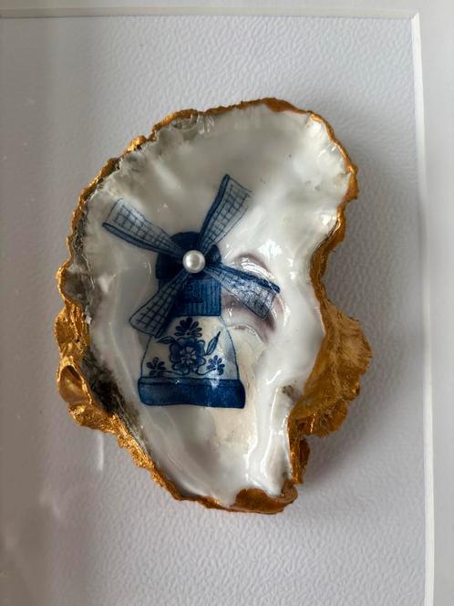 Hollandse molen op oester in lijst., Huis en Inrichting, Woonaccessoires | Lijsten, Nieuw, Minder dan 50 cm, Hout, Ophalen of Verzenden