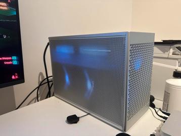 ITX Case: Ncase M2 (grater) + corsair titan 280 + lx140 fans beschikbaar voor biedingen
