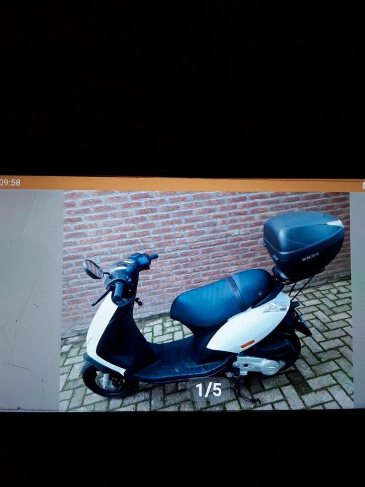 Vespa zip 4takt iget 2019 laag km in zeer goed staat nog,,,, Fietsen en Brommers, Scooters | Vespa, Zo goed als nieuw, Overige modellen