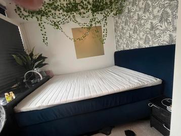 Boxspring 140 bij 200 pocketvering velvet blauw beschikbaar voor biedingen