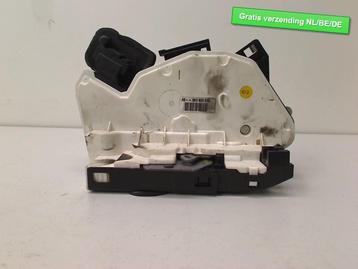 PORTIERSLOT RECHTS VOOR Volkswagen Polo V (6R) (5K1837016) beschikbaar voor biedingen