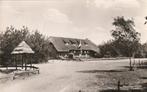 Ansichtkaart Hierden Bungalowpark De Woudstee Hoofdgebouw, Verzamelen, Ansichtkaarten | Nederland, Ophalen of Verzenden, 1940 tot 1960