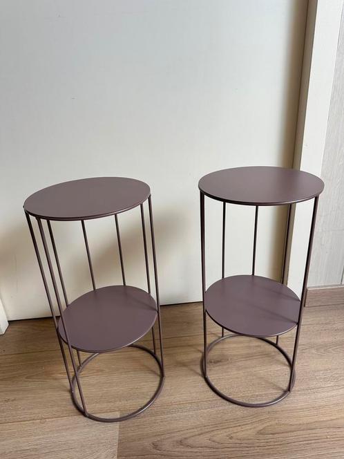 Intratuin plantentafels bijzettafel in paars/mauve, Huis en Inrichting, Tafels | Bijzettafels, Zo goed als nieuw, Rond, 45 tot 60 cm