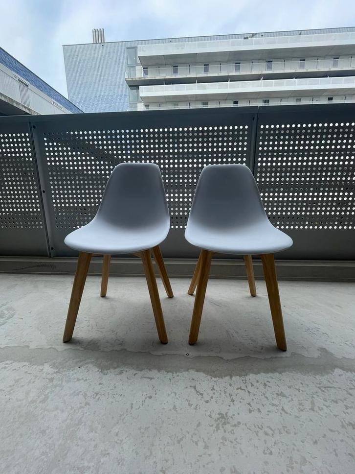 Ikea stoelen | Wit | houten poten, Huis en Inrichting, Stoelen, Zo goed als nieuw, Twee, Wit, Ophalen