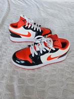 Air Jordan 1 Low Oranje/Zwart maat 35.5, Kleding | Dames, Schoenen, Ophalen of Verzenden, Zo goed als nieuw