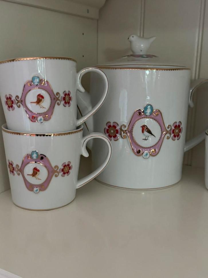 Pip Studio servies Love Birds wit met roze medaillon, Huis en Inrichting, Keuken | Servies, Zo goed als nieuw, Overige typen, Overige stijlen