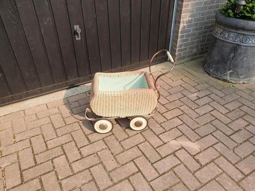 Antieke poppenwagen/antieke kinderwagen, Antiek en Kunst, Antiek | Speelgoed, Ophalen of Verzenden