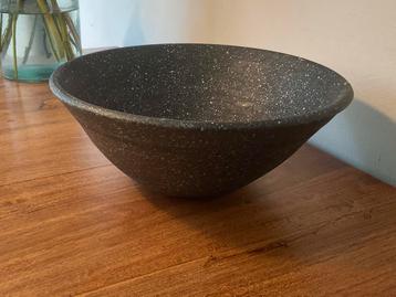 Mooi schaal diameter 27 cm 12 cm hoog beschikbaar voor biedingen