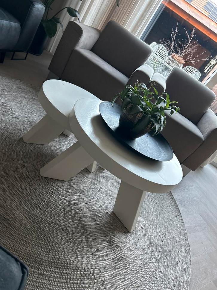 Set van 2 witte houten ronde tafeltjes, Huis en Inrichting, Tafels | Salontafels, Gebruikt, Minder dan 50 cm, 50 tot 100 cm, Rond