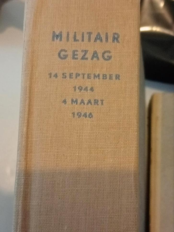 Onderwerp:deze heb ik dubbel Militair Gezag +10landkaarten, Verzamelen, Militaria | Tweede Wereldoorlog, Boek of Tijdschrift, Nederland