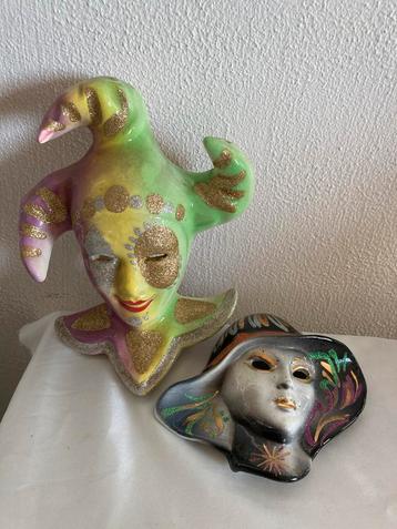 Venetiaanse Maskers - Aardewerk, Kleurrijk beschikbaar voor biedingen