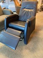 Jonge relaxfauteuil te koop. Blauw Leer., Ophalen, Gebruikt, 50 tot 75 cm, Leer
