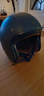 Zwarte helm - Stijlvol en veilig, Fietsen en Brommers, Brommerhelmen, Ophalen of Verzenden, Zo goed als nieuw, Medium, Onbekend