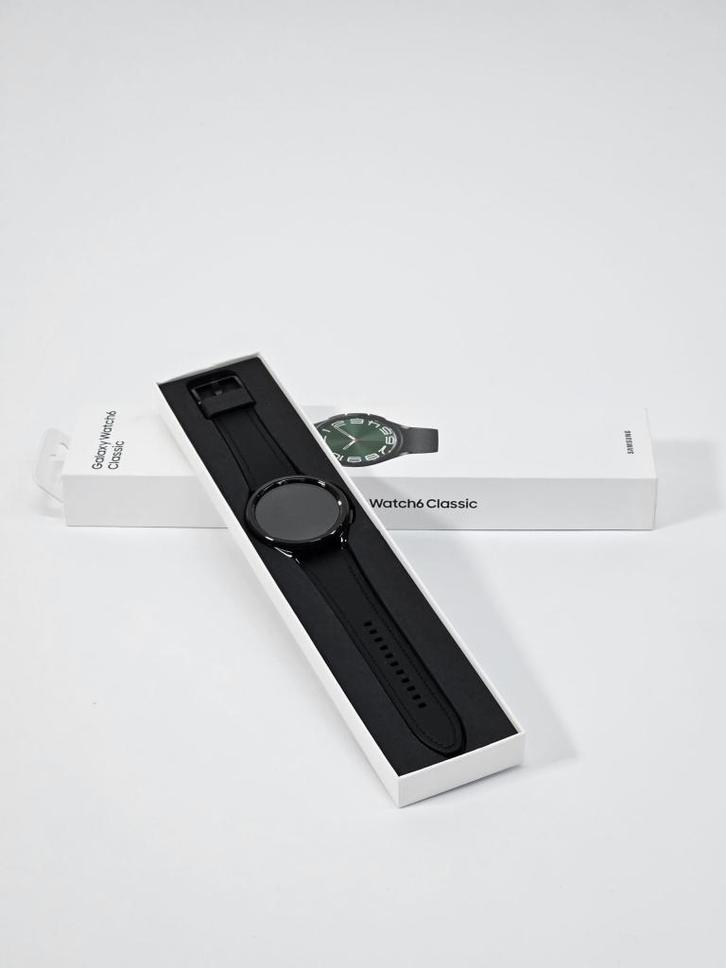Samsung Galaxy Watch 6 Classic 47mm - Zwart, Sieraden, Tassen en Uiterlijk, Smartwatches, Zo goed als nieuw, Android, Zwart, Afstand