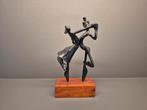 Gesigneerd dansend echtpaar, Antiek en Kunst, Ophalen of Verzenden