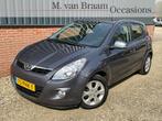 Hyundai I20 1.4i i-Catcher Automaat/Ecc/Lmv/Pdc/Trekhaak, Origineel Nederlands, Te koop, Zilver of Grijs, 5 stoelen