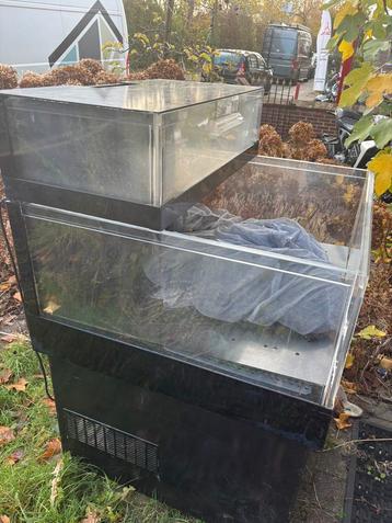 Homarium, alleen ophalen i.v.m. grote beschikbaar voor biedingen