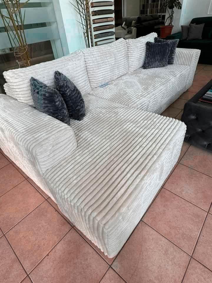 Moderne L-vormige 245 160 cm- 3-zitsbank  – Stijlvol en com, Antiek en Kunst, Antiek | Meubels | Stoelen en Banken, Verzenden