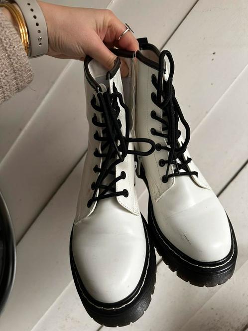 Witte enkellaarzen, Kleding | Dames, Schoenen, Zo goed als nieuw, Wit, Ophalen of Verzenden