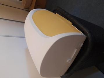 Tupperware brood bewaar trommel beschikbaar voor biedingen