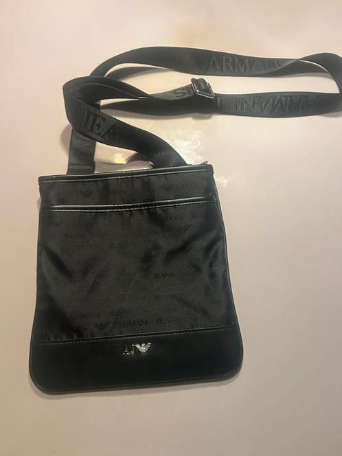 Armani tasje orgineel. Nieuw en verstelbaar, Sieraden, Tassen en Uiterlijk, Tassen | Schoudertassen, Nieuw, Overige merken, Zwart