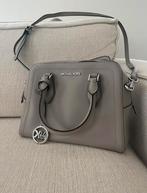 Michael Kors tasje, Ophalen of Verzenden, Zo goed als nieuw, Grijs, Schoudertasje
