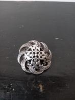 Vintage Franse broche en sjaal clip, Ophalen of Verzenden, Zo goed als nieuw, Zilver, Overige materialen