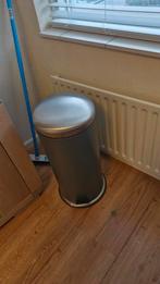 Metalen prullenbak met pedaal, Ophalen, Gebruikt, Met pedaal, 50 tot 75 cm