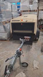 mobiele compressor DOOSAN 7/55, Ophalen, 800 liter/min of meer, Zo goed als nieuw, Geluidgedempt