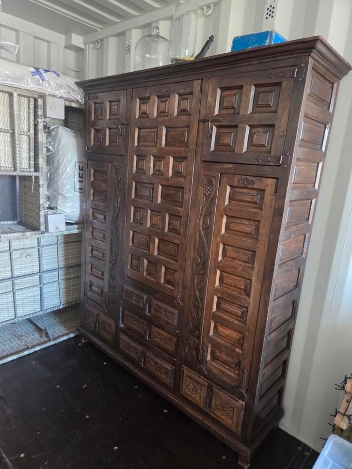 Antieke Spaanse kast, Antiek en Kunst, Antiek | Meubels | Kasten, Ophalen