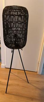 Stijlvolle zwarte vloerlamp, Huis en Inrichting, Lampen | Vloerlampen, Ophalen, Zo goed als nieuw, Metaal, 100 tot 150 cm