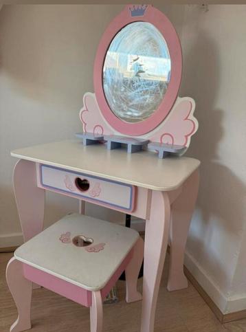 Make up tafel beschikbaar voor biedingen