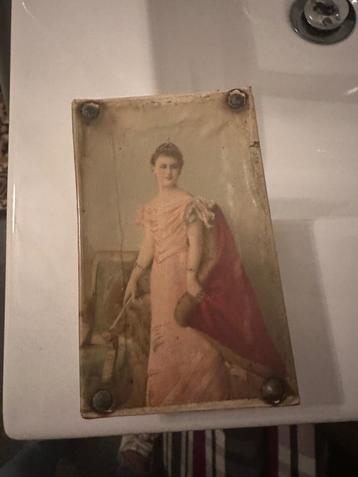 Oud naaidoosje antiek beschikbaar voor biedingen