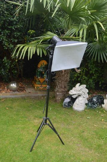 studioflitser met softbox op statief Type DGS150 beschikbaar voor biedingen