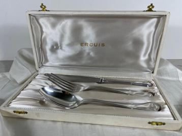 Ercuis cassette met verzilverd couvert: mes, vork en lepel beschikbaar voor biedingen