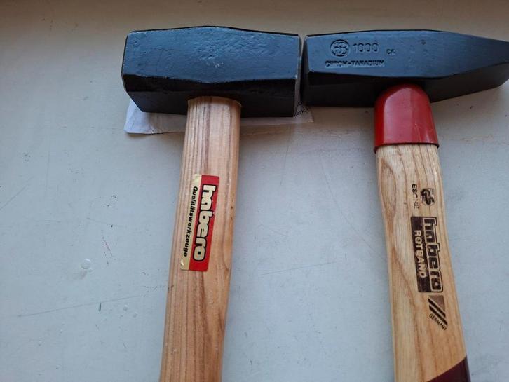 Te koop 2zware hamers en 8 schroevedraaiers, Doe-het-zelf en Verbouw, Schildersmaterialen, Zo goed als nieuw, Overige typen, Ophalen of Verzenden