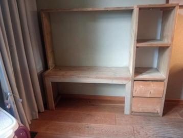 Houten Knutseltafel / Bureau met Opbergruimte beschikbaar voor biedingen