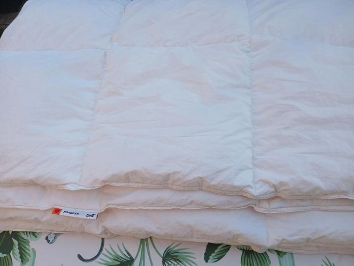Ikea Hönsbär donzen dekbed dons deken rode stip warm 140x200, Huis en Inrichting, Slaapkamer | Beddengoed, Zo goed als nieuw, Dekbedovertrek