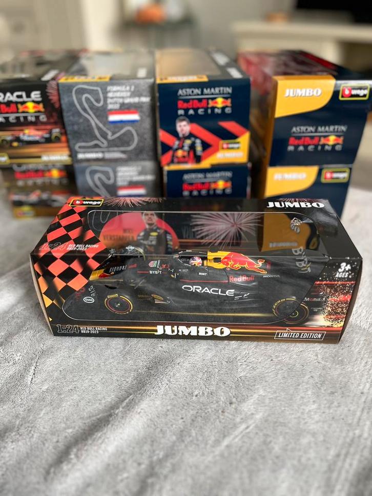 Red Bull Racing RB19 Max Verstappen f1 car 2023 NIEUW 1/24, Hobby en Vrije tijd, Modelauto's | 1:24, Zo goed als nieuw, Bburago