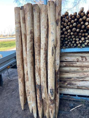 Franse Kastanjepalen 2 meter lang, 10-12cm dik beschikbaar voor biedingen