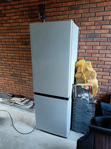 Hisense Koelkast No frost! RB372N4AW1 - 3 jaar oud beschikbaar voor biedingen