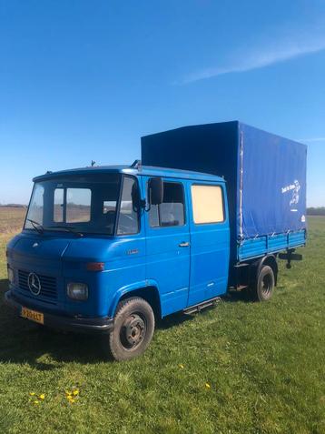 Mercedes 409 benzine uit 1981 bakwagen met huif, NL kenteken beschikbaar voor biedingen