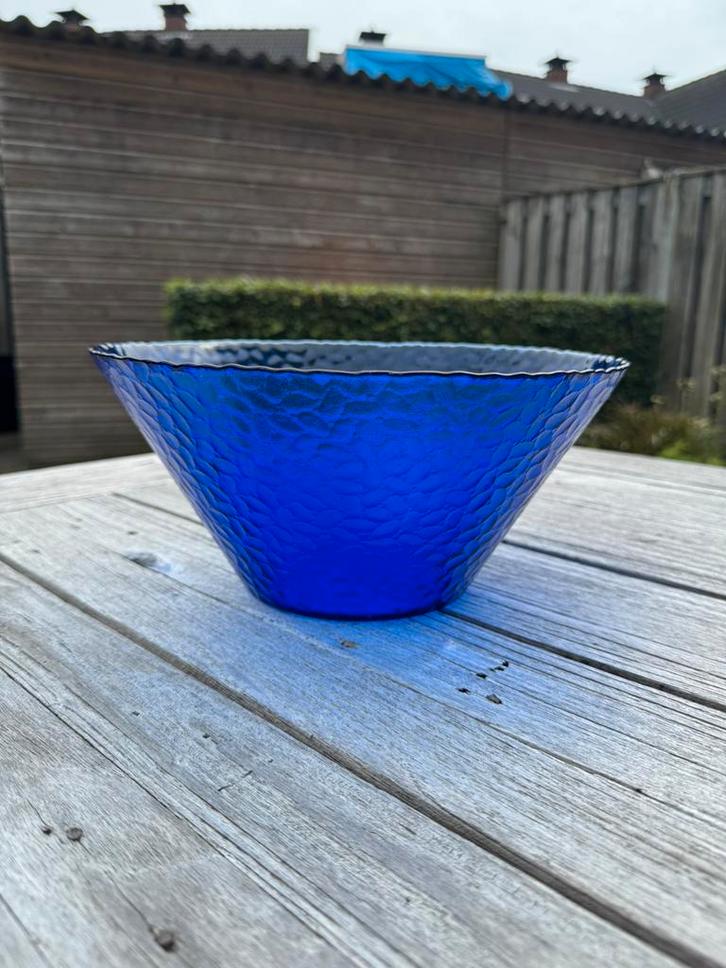 Vintage Blauwe Glazen Sier-/Fruitschaal, Antiek en Kunst, Antiek | Keramiek en Aardewerk, Ophalen of Verzenden