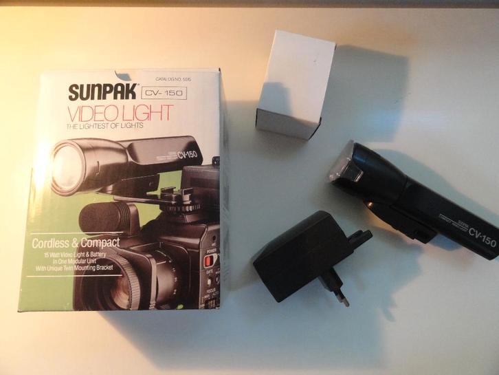 A917 Sunpak CV-150 Video licht met oplader 15 Watt, Verzamelen, Fotografica en Filmapparatuur, Flitser, 1960 tot 1980, Ophalen of Verzenden