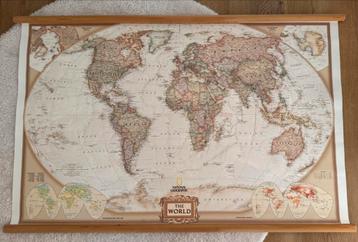 Vintage landkaart National Geographic beschikbaar voor biedingen