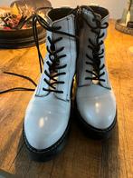 Witte hoge boots, zelden gedragen maar mij iets te groot ., Kleding | Dames, Schoenen, Ophalen, Zo goed als nieuw, Wit